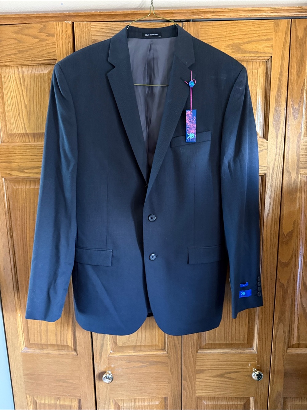 Egara Black Two-Button Sport Coat-Size:44L. NWT